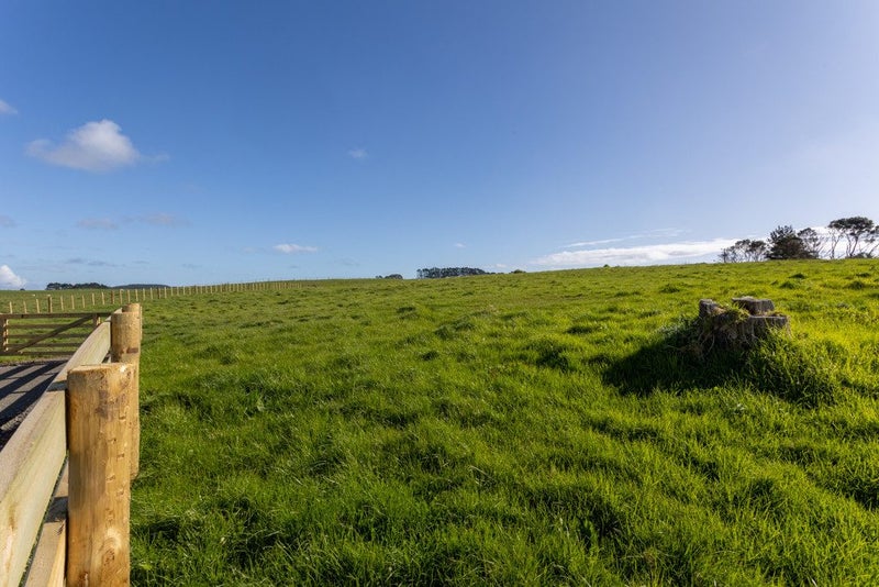 249 Evans Road, South Head - Carousel 3