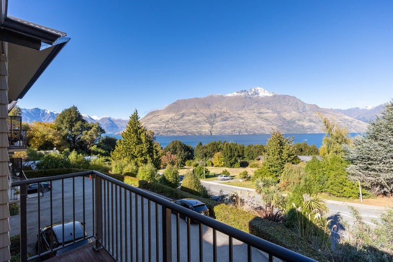 10/8 McKerrow Place, Sunshine Bay, Queenstown - Carousel 2