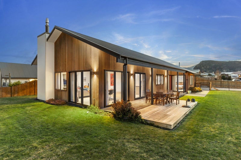 8 Hebbard Court, Albert Town, Wānaka - Carousel 1