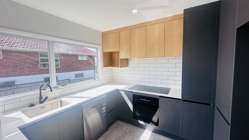 151 Bleakhouse Road, Mellons Bay, Auckland - Carousel 2