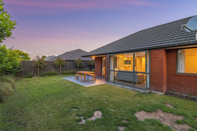 15 Farquhars Road, Redwood, Christchurch - Carousel 29