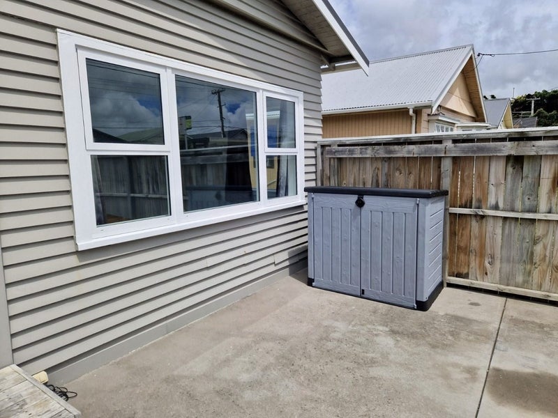 12 Caledonia Street, Miramar, Wellington - Carousel 23