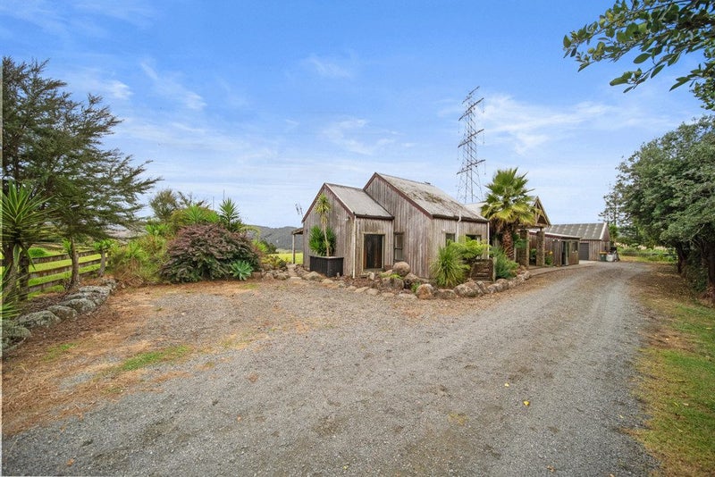 22 Falls Road, Papakura - Carousel 29