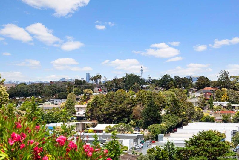 1/51A Target Road, Totara Vale, Auckland - Carousel 2