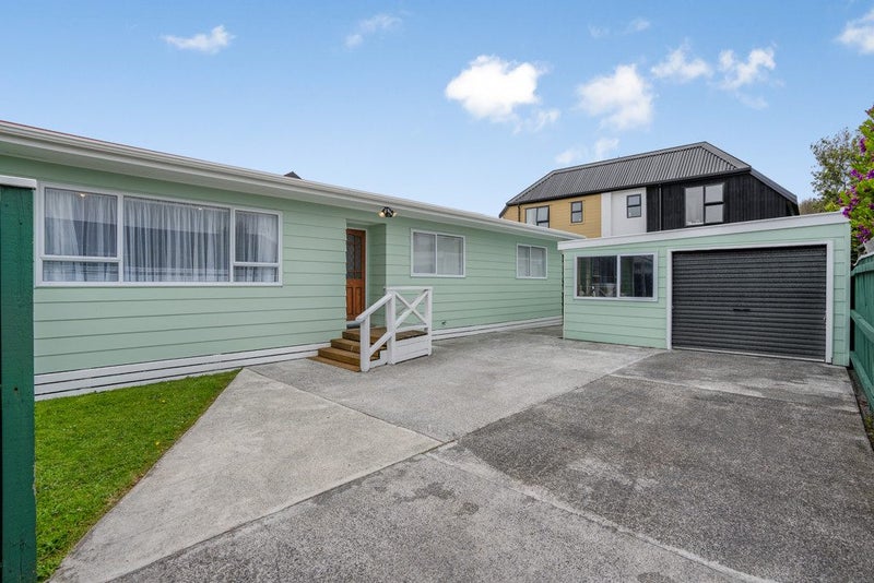 2/22 Rata Street, Naenae, Lower Hutt - Carousel 1