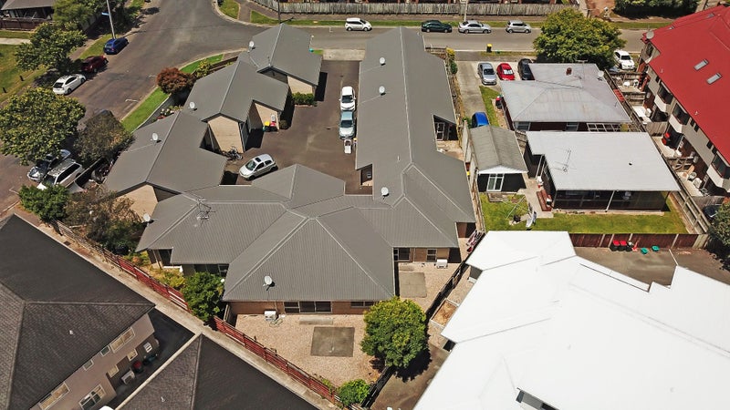 15D Beaumont Street, Hamilton East, Hamilton - Carousel 16