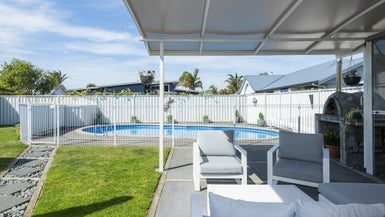 20 Pohutukawa Grove, Lytton West, Gisborne - Carousel 1