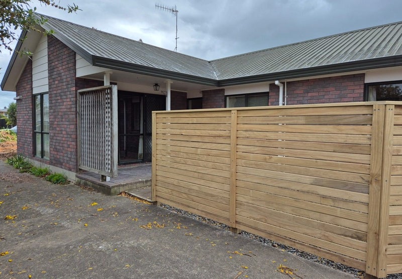 14 Vine Street, Hillcrest, Hamilton - Carousel 1