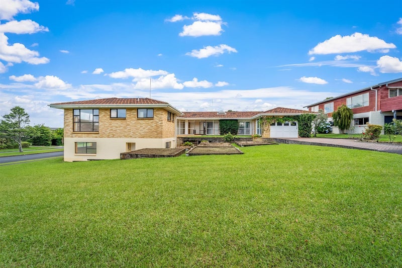 2 Pendene Place, Forrest Hill, Auckland - Carousel 2