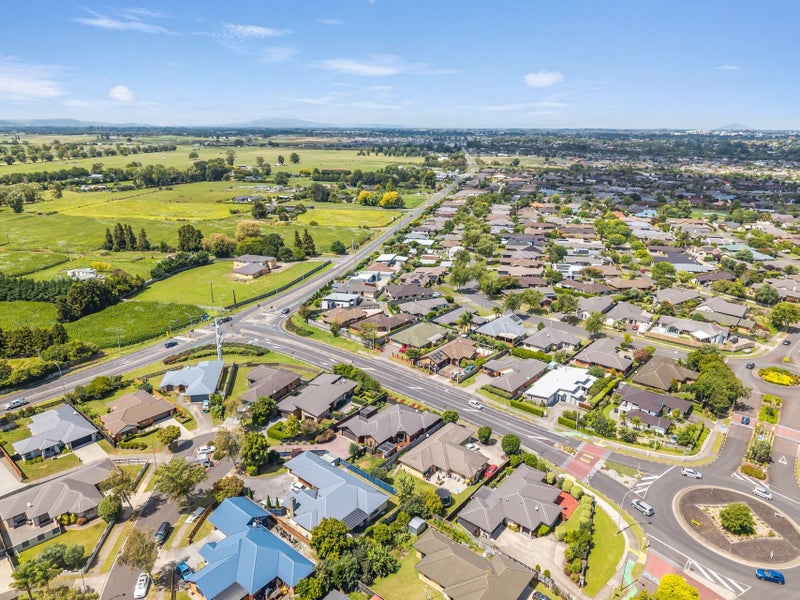 8 Farleigh Close, Huntington, Hamilton - Carousel 40