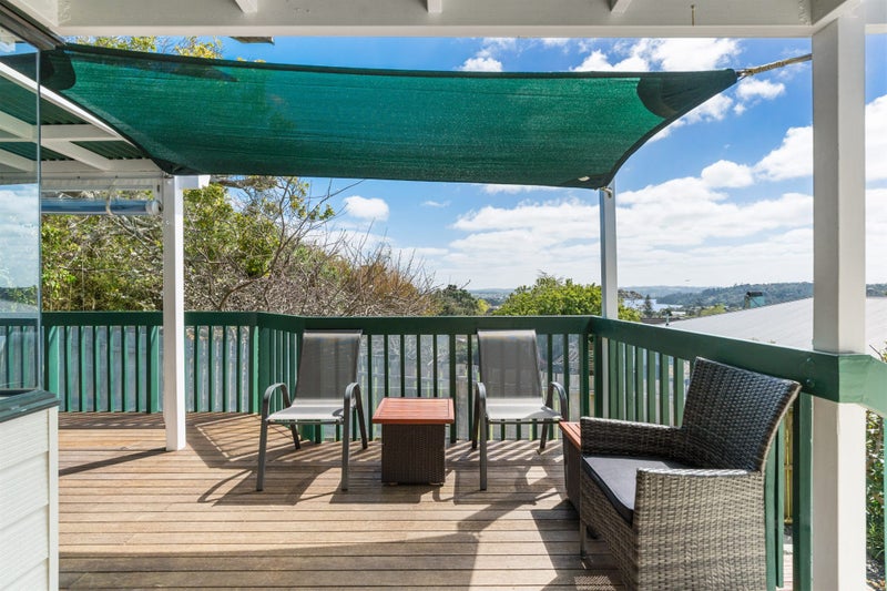 8B Aeroview Drive, Beach Haven, Auckland - Carousel 2
