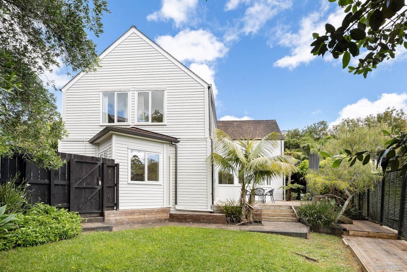 2/28 Dudley Road, Mission Bay, Auckland - Carousel 1