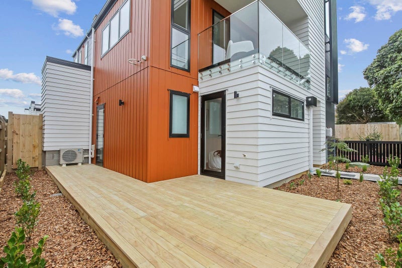 1/18 Tyburnia Avenue, Mount Albert, Auckland - Carousel 1