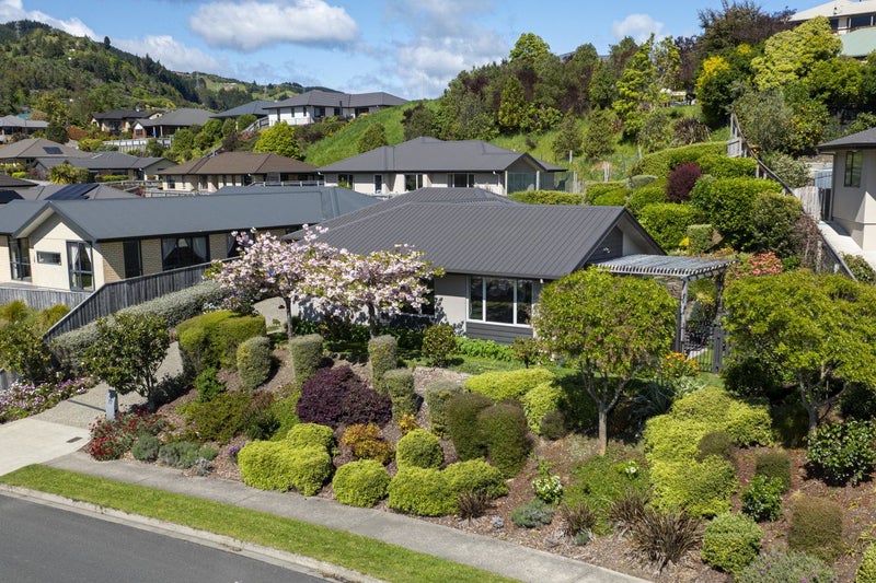 77 Washbourn Drive, Richmond - Carousel 24