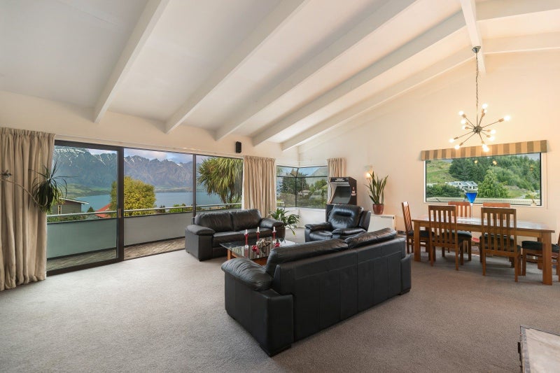 20 Greenstone Place, Fernhill, Queenstown - Carousel 2
