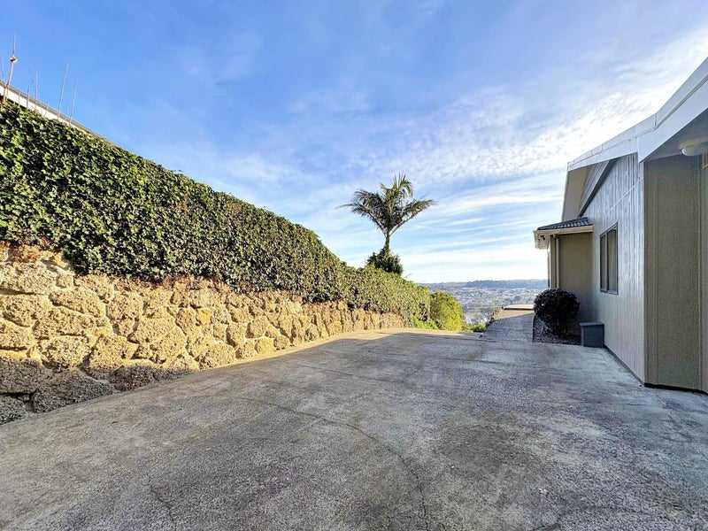 24 Wairere Road, Bastia Hill, Whanganui - Carousel 29