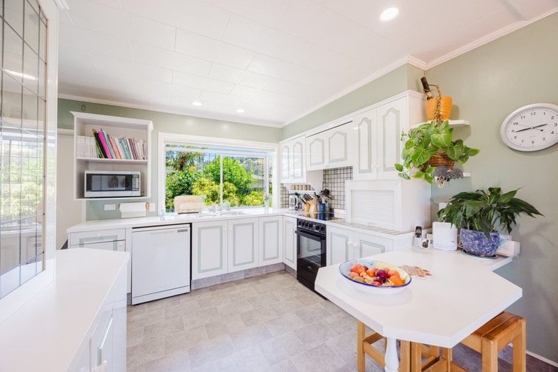 32 Kent Terrace, Taradale, Napier - Carousel 2