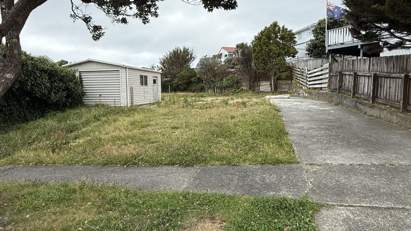 86 Conclusion Street, Ascot Park, Porirua - Carousel 1