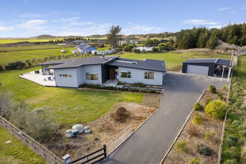 36 Kanuka Drive, Waitarere, Levin - Carousel 1