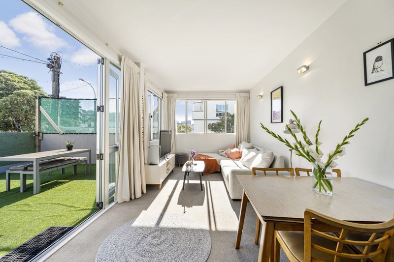 5C/51 Webb St, Mount Cook, Wellington - Carousel 2