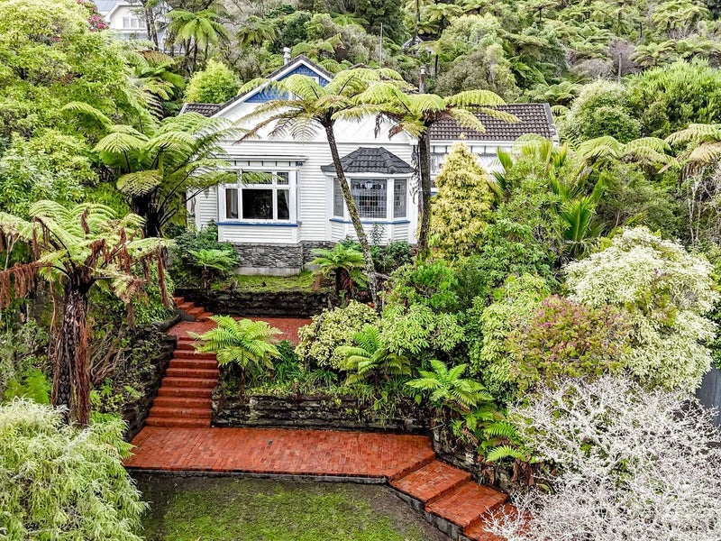 17 Kilgour Road, GREYMOUTH, Greymouth - Carousel 1