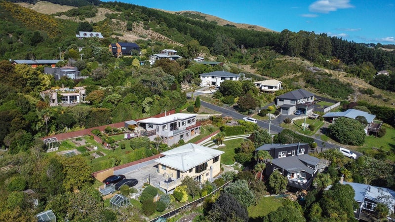 29 Frances Street, Broad Bay, Dunedin - Carousel 2