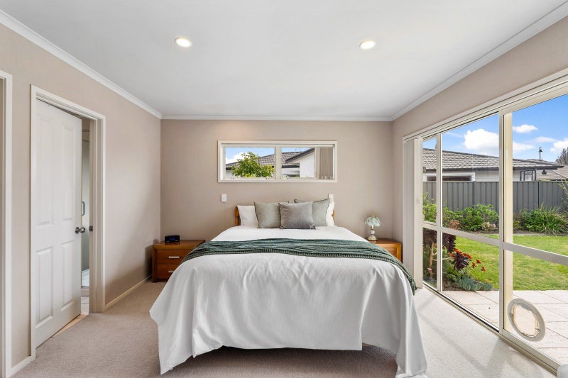 8 Cape Place, Poraiti, Napier, Hawke's Bay - Carousel 2