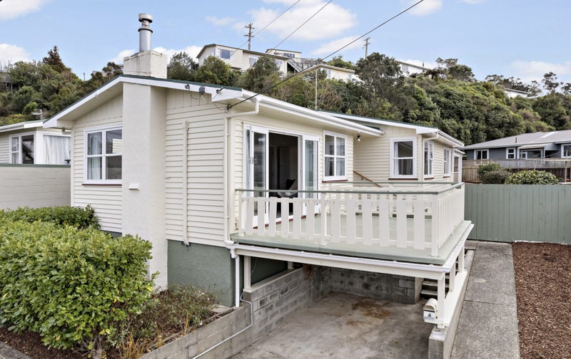 4 Cotswold Crescent, Newlands, Wellington - Carousel 1