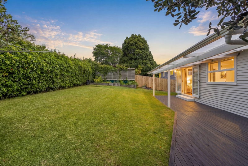 2/13 Tilden Avenue, Hillcrest, Auckland - Carousel 2
