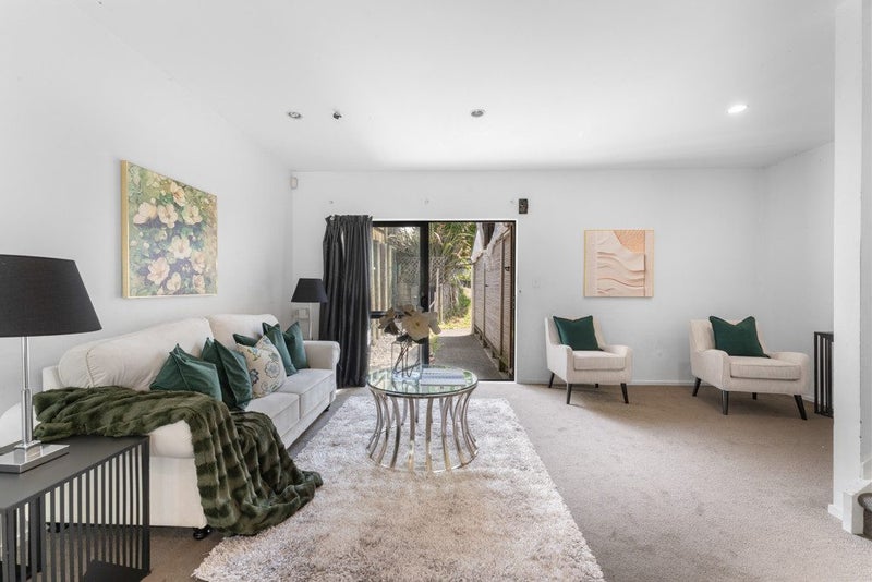 49 Rakich Place, Henderson, Waitakere City, Auckland - Carousel 1