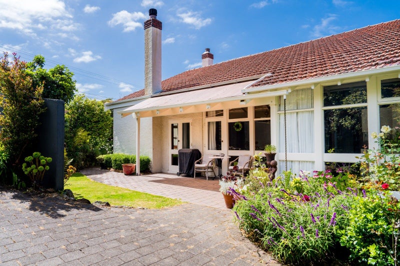 61 Drivers Road, Maori Hill, Dunedin - Carousel 1