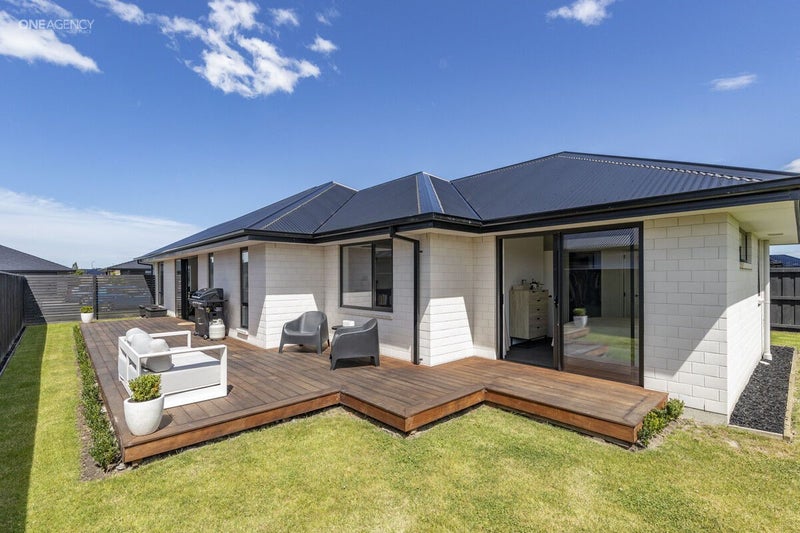 29 Crossley Avenue, Woodend, Woodend - Carousel 1