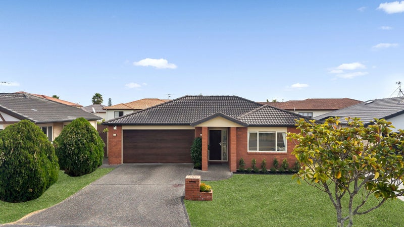 7 Middlefield Drive, East Tamaki Heights, Auckland - Carousel 1