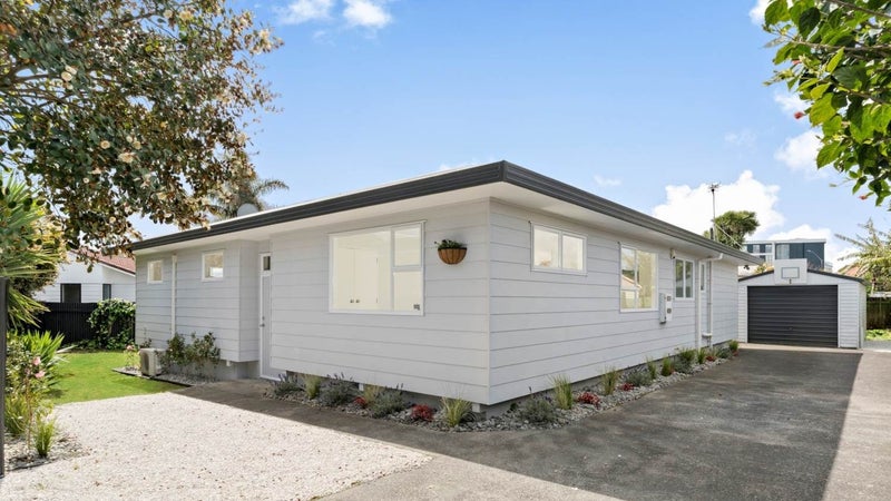 43A Graham Avenue, Te Atatu Peninsula, Auckland - Carousel 1