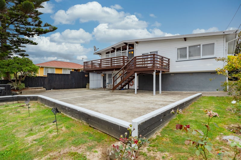 91 Driver Crescent, Cannons Creek, Porirua - Carousel 2