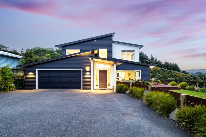 26 Kilkelly Close, Tawa, Wellington - Carousel 1