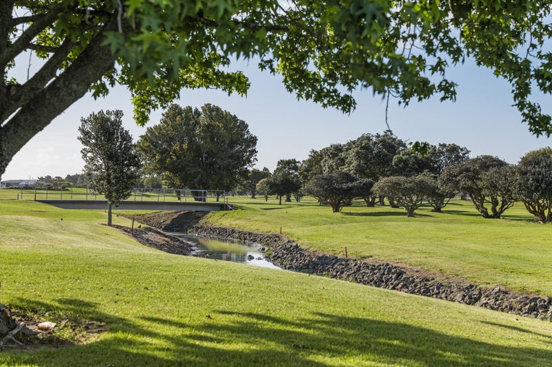 19 Matapihi Road, Mount Maunganui - Carousel 21