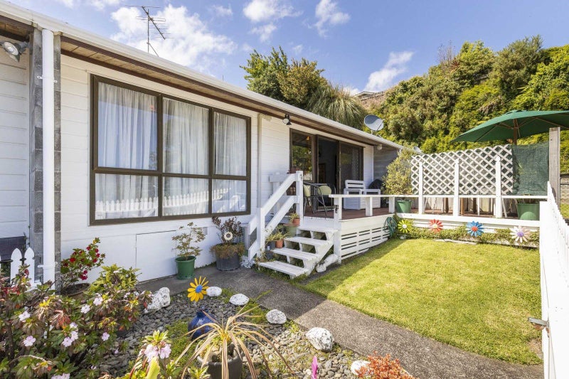 14A Ambury Place, Merrilands, New Plymouth - Carousel 1