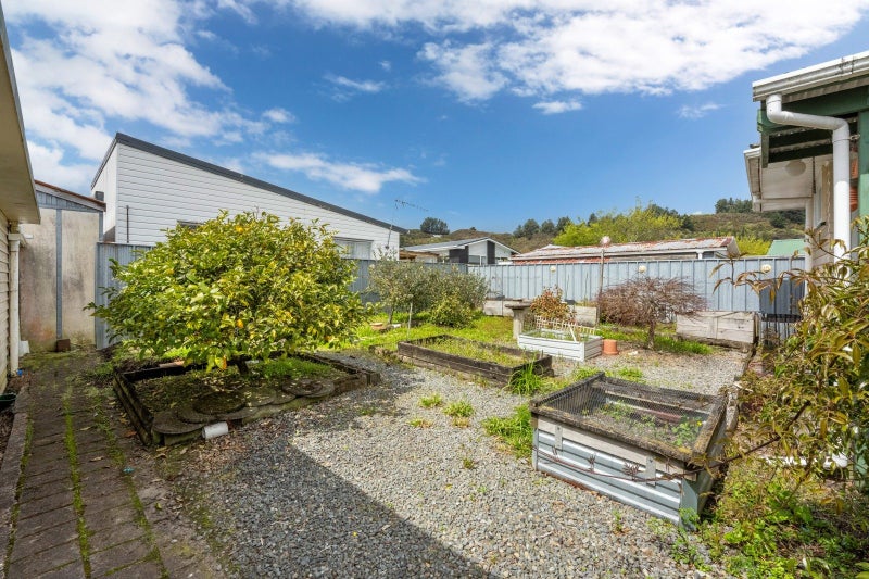 44 Oregon Drive, Maoribank, Upper Hutt - Carousel 15