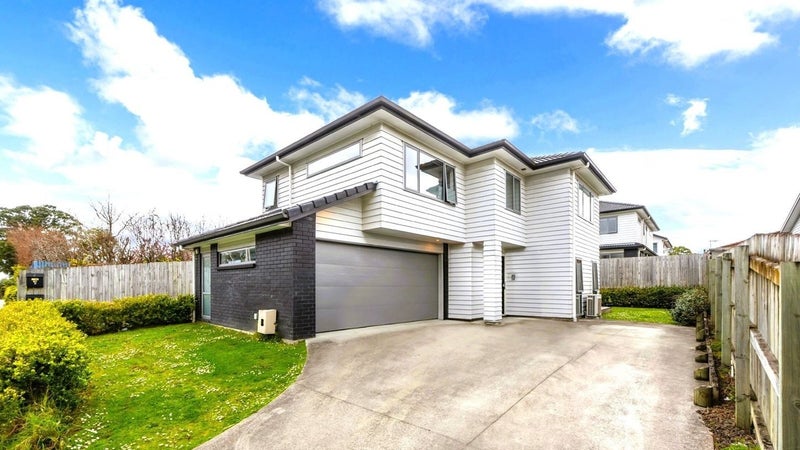 61A Margan Avenue, New Lynn, Auckland - Carousel 1