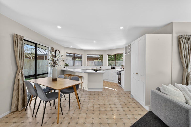 8 Oldham Place, Darfield, Darfield - Carousel 2