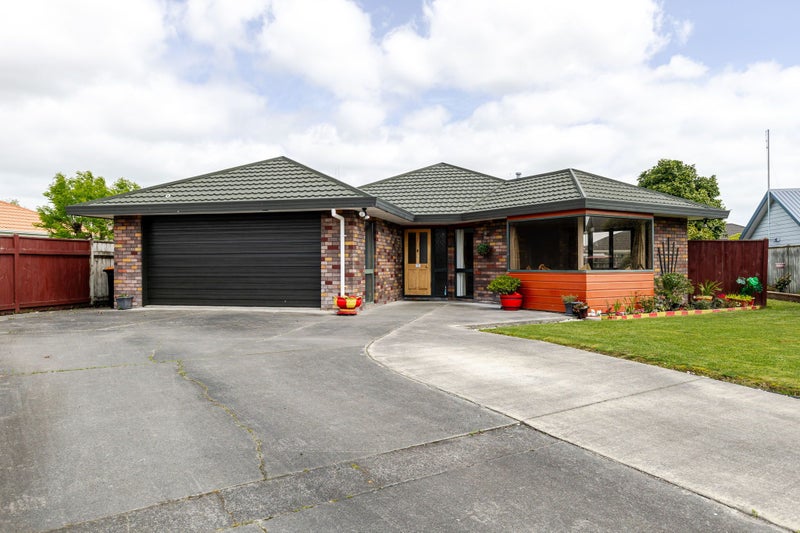 11 Clearview Drive, Milson, Palmerston North - Carousel 1