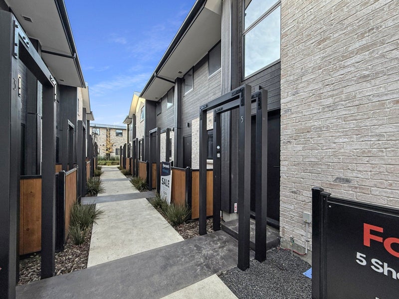 2/5 Shearer Avenue, Papanui, Christchurch - Carousel 15