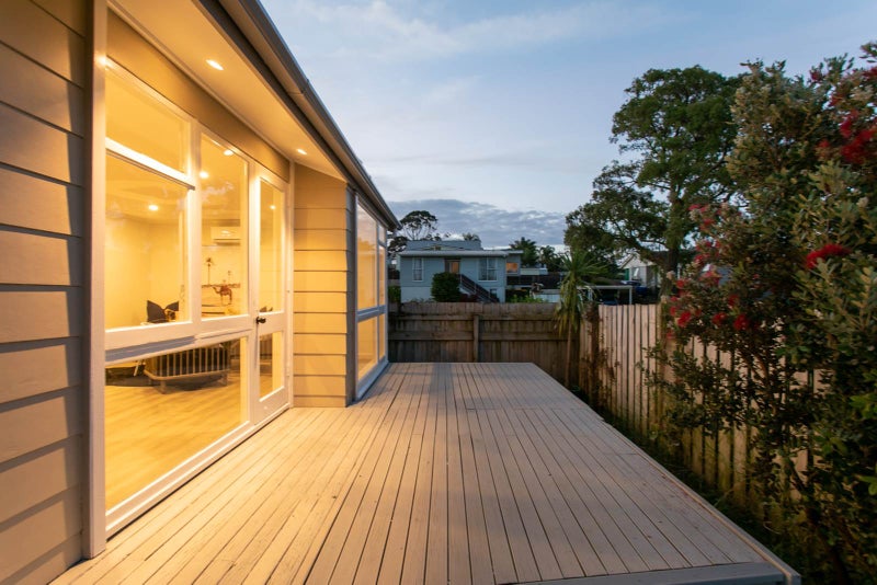 19 Kopi Place, Massey, Auckland - Carousel 21