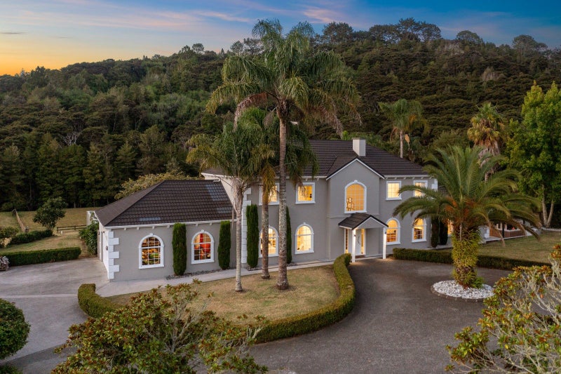 45 Hardens Lane, Paremoremo, Auckland - Carousel 1