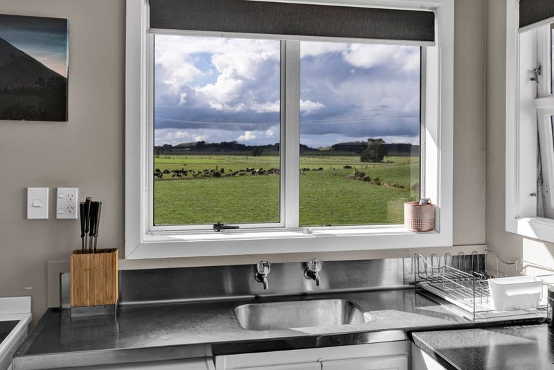 617 Rawhitiroa Road, Rawhitiroa, Eltham - Carousel 2