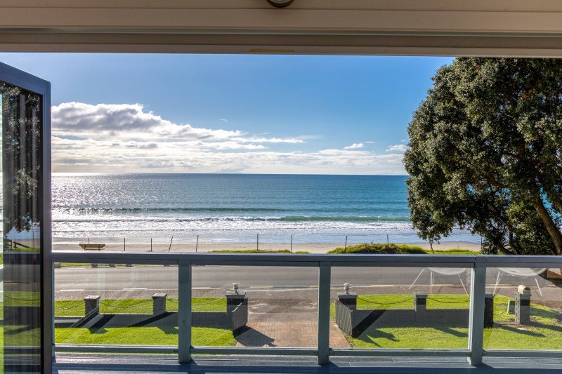 33 The Strand, Onetangi, Waiheke Island - Carousel 1