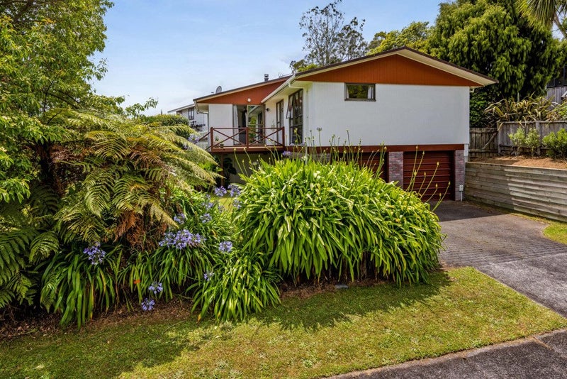 7 Lindaver Grove, Merrilands, New Plymouth - Carousel 30
