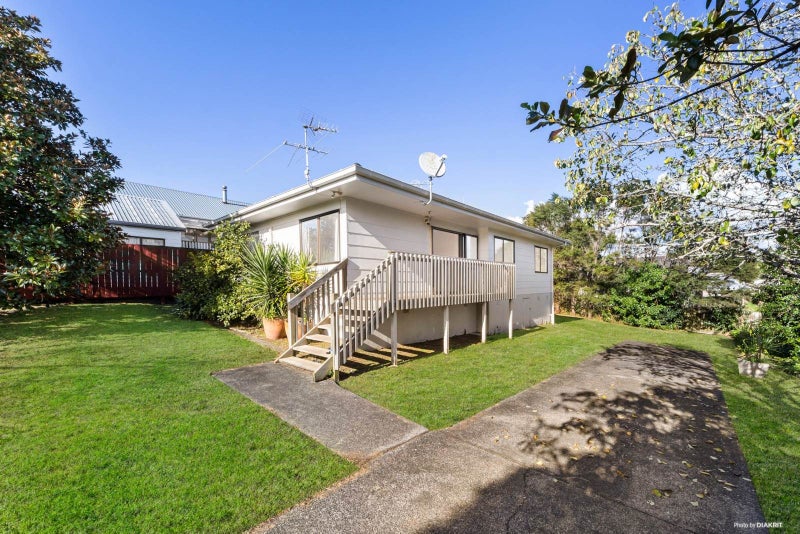 20 Posa Avenue, Henderson, Auckland - Carousel 1
