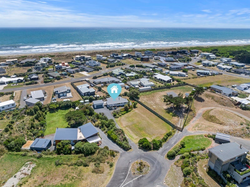 9 Via Aroha, Waitarere Beach, Levin - Carousel 2